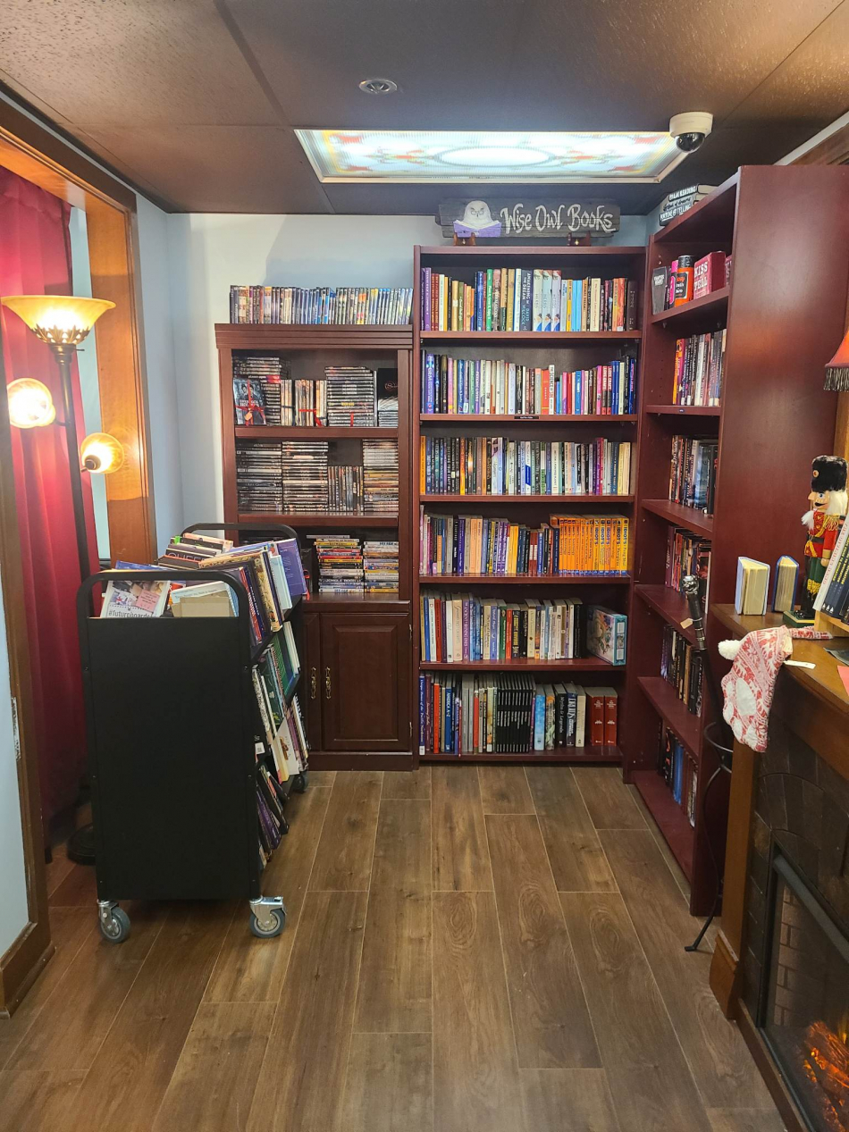 DVD Corner 318510237_3281569688777156_3951897374782993911_n.jpg