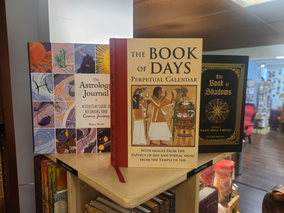Book of dates 318765319_5745491995496714_3543150822341731739_n.jpg