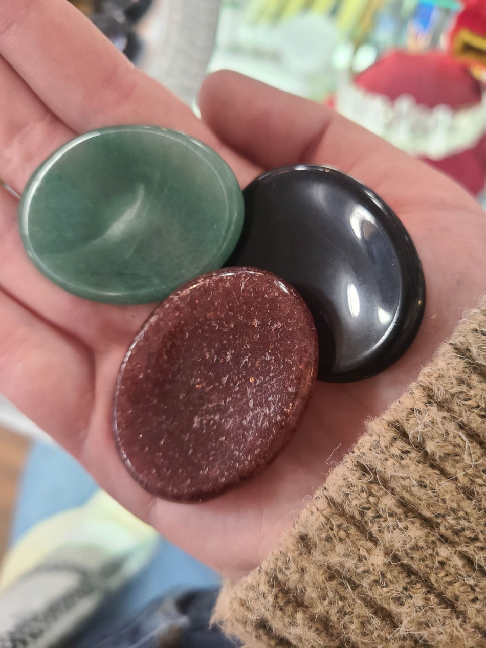 Palm stones 325925190_556628216385765_2520554009338736125_n.jpg
